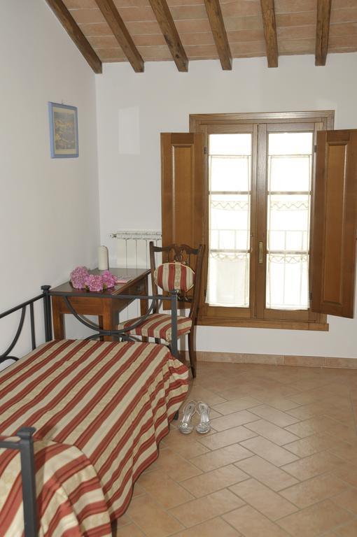 גאמבאסי Agriturismo Renai E Monte II מראה חיצוני תמונה