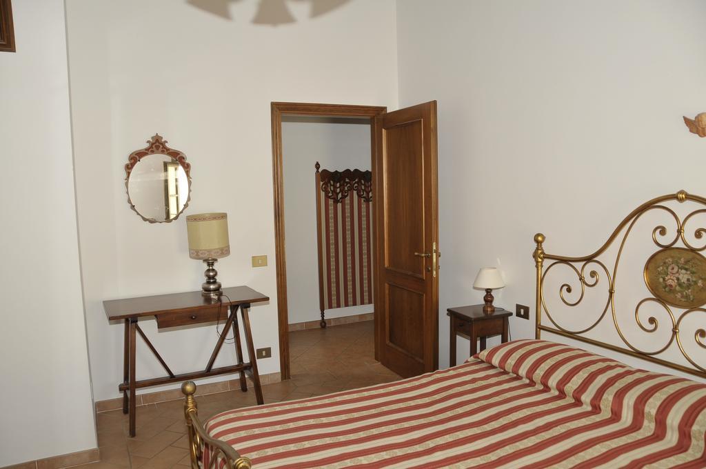 גאמבאסי Agriturismo Renai E Monte II מראה חיצוני תמונה