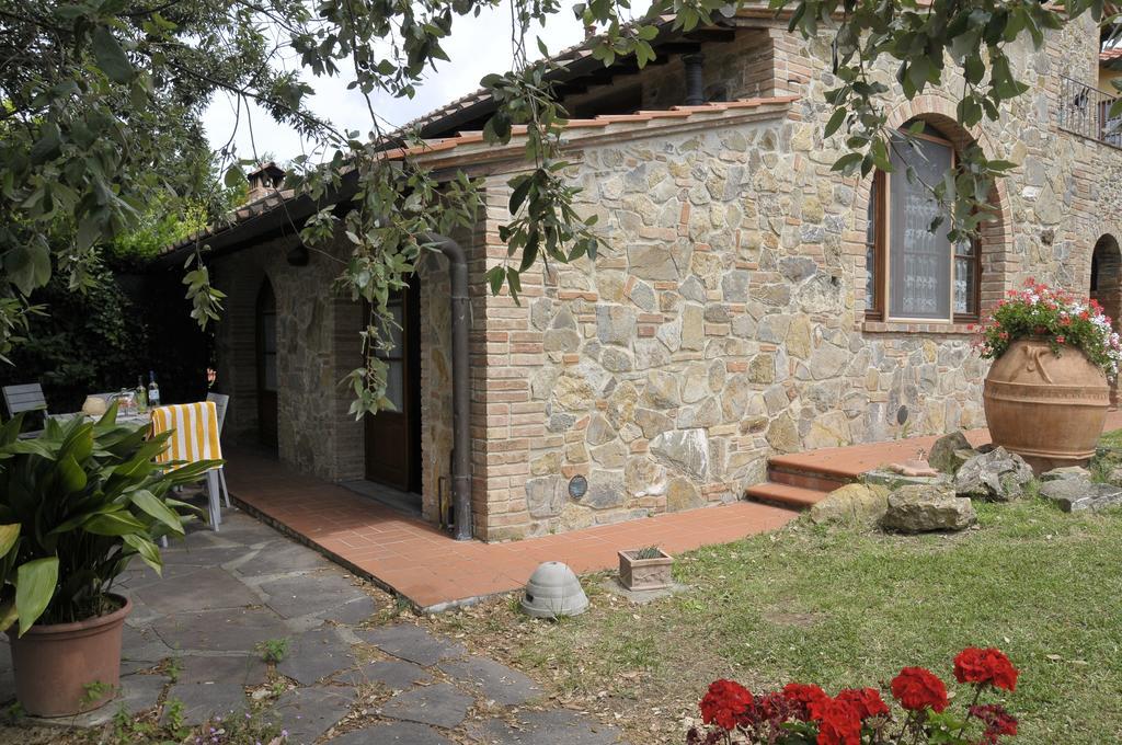 גאמבאסי Agriturismo Renai E Monte II מראה חיצוני תמונה